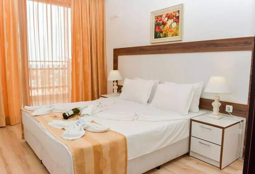 デラックス1ベッドルームアパートメント、プールビュー, Olymp Apartcomplex
