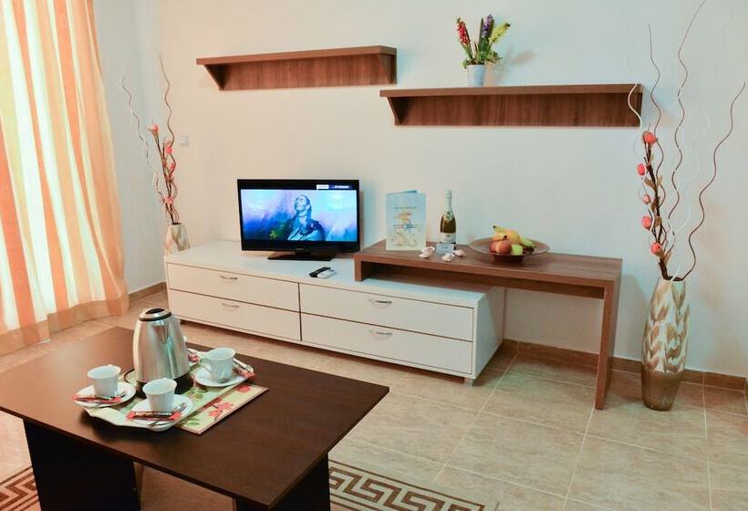 デラックス1ベッドルームアパートメント、プールビュー, Olymp Apartcomplex