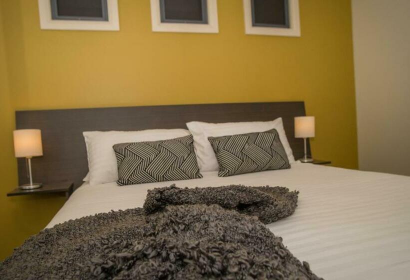 דירת חדר, Portman House