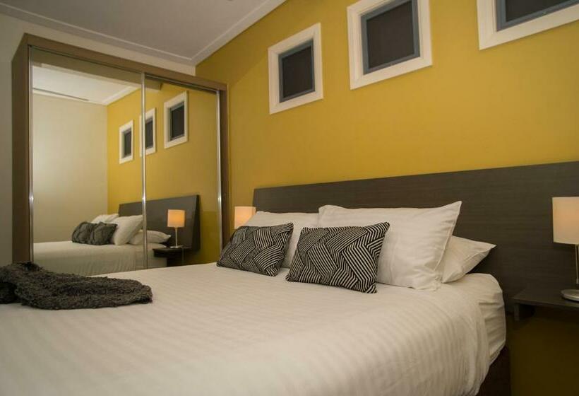 דירת חדר, Portman House