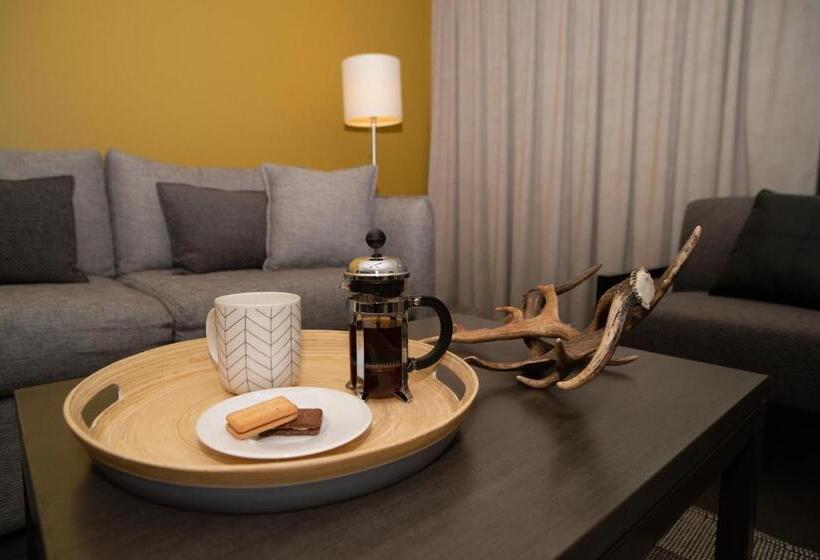 דירת חדר, Portman House