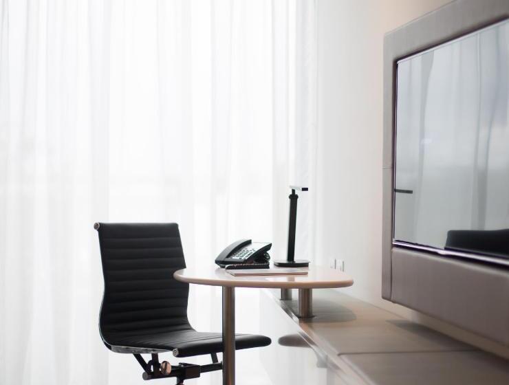 اتاق اجرایی با تخت بزرگ, Pullman Sydney Airport