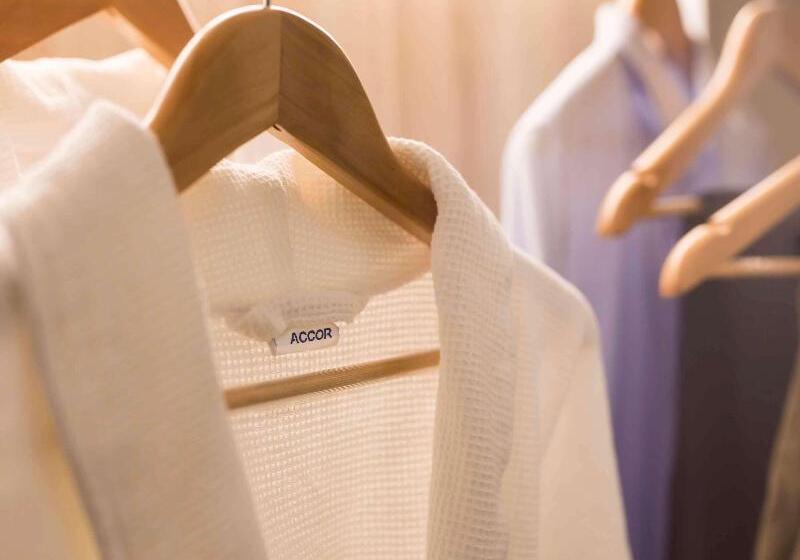 اتاق لوکس با تخت بزرگ, Pullman Sydney Airport