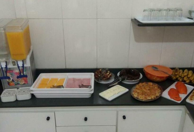 スタンダード４人部屋, Santos