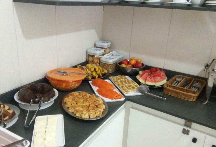 スタンダードルーム, Santos