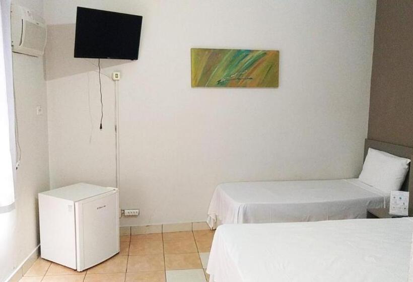 スタンダードルーム, Santos