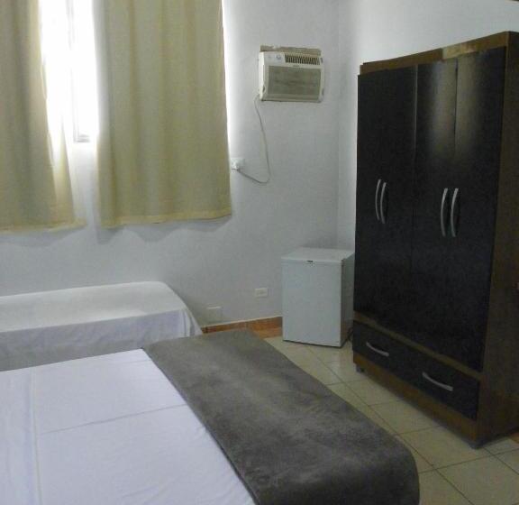 スタンダードトリプルルーム, Santos