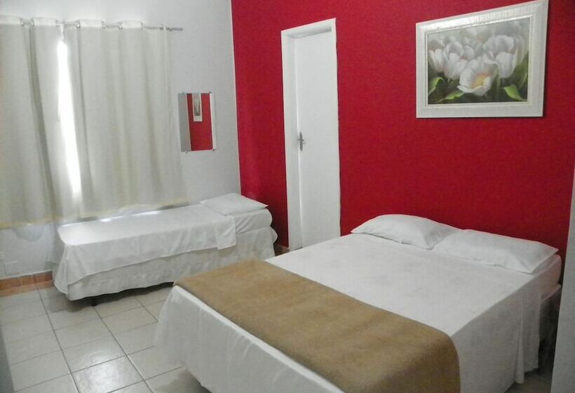 スタンダードトリプルルーム, Santos