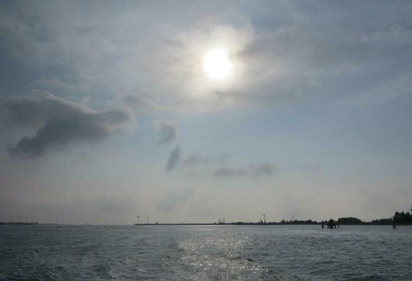 Номер Стандарт Трехместный, Tango