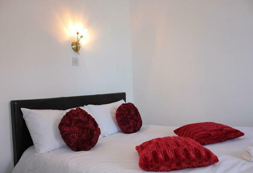 اتاق استاندارد, The George Hotel Stansted Airport