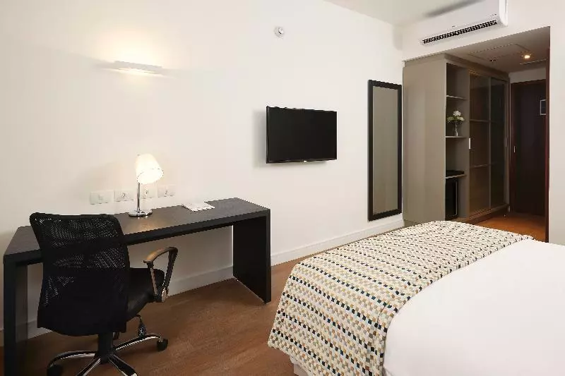 Superior Kolmen Hengen Huone, Tulip Inn Itaguai