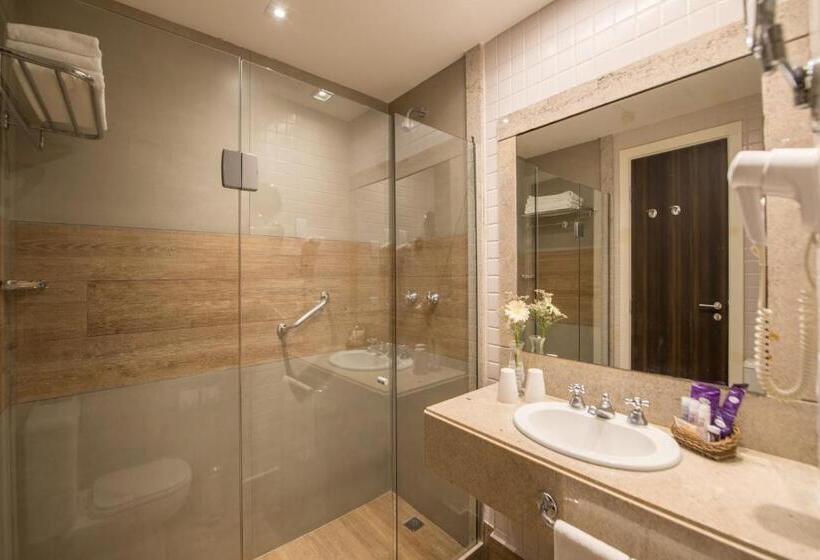 חדר סופריור לשלושה, Wish Natal