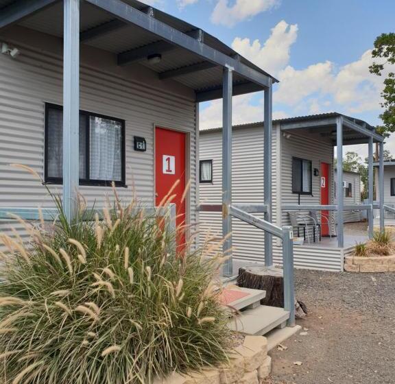קוטג'' סופריור, Narrabri Motel And Caravan Park