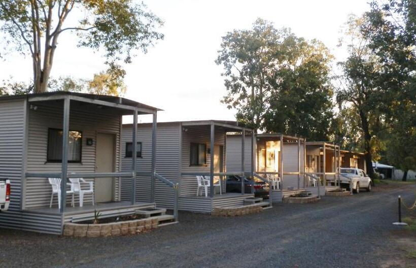 קוטג'' סופריור, Narrabri Motel And Caravan Park