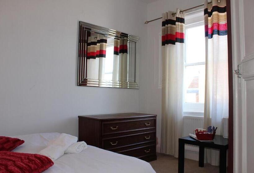 Семейный Номер, The George Hotel Stansted Airport