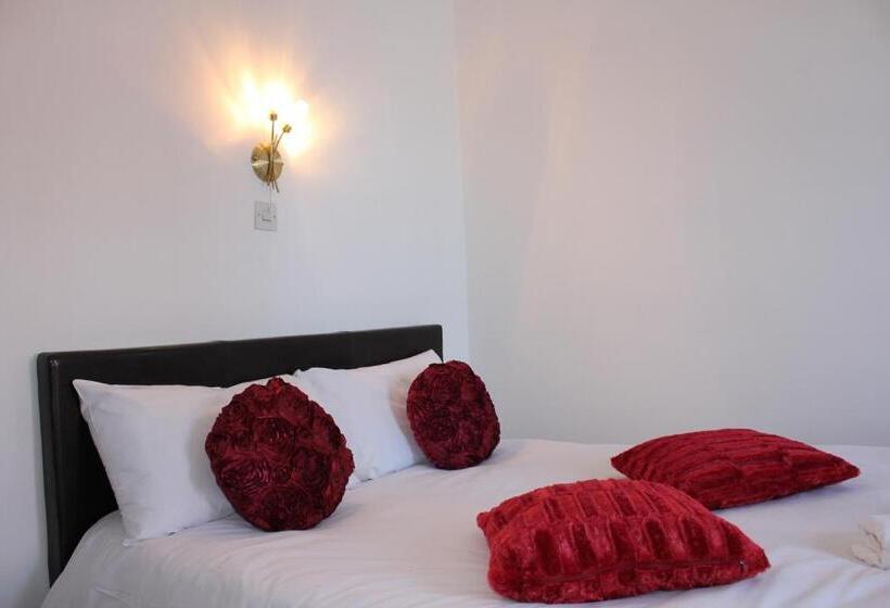 اتاق استاندارد یک نفره, The George Hotel Stansted Airport