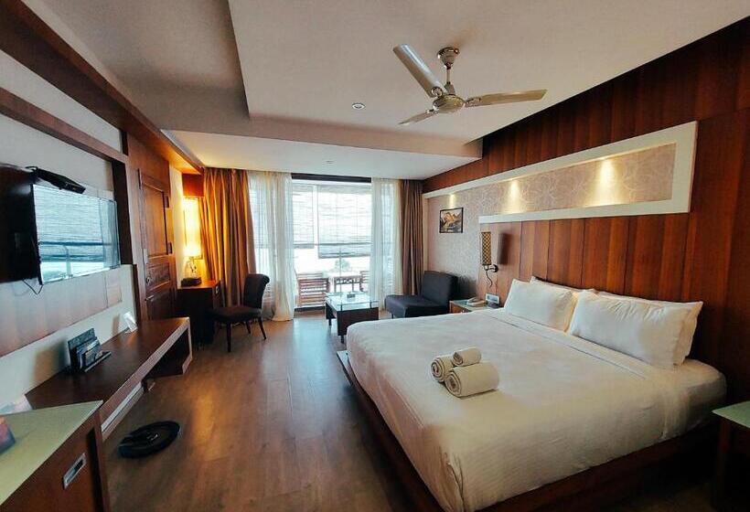 اتاق لوکس, Amber Dale Luxury Hotel & Spa, Munnar