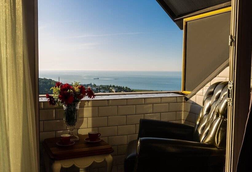 اتاق پنت هاوس, Andalouse Otel