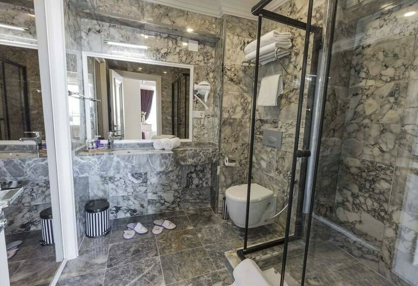 سوییت جونیور با چشمانداز دریا, Andalouse Otel