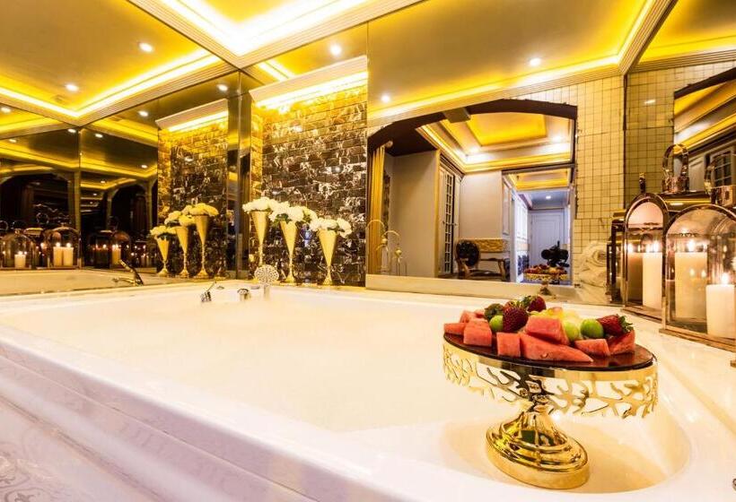سوئیت با تخت بزرگ, Andalouse Otel