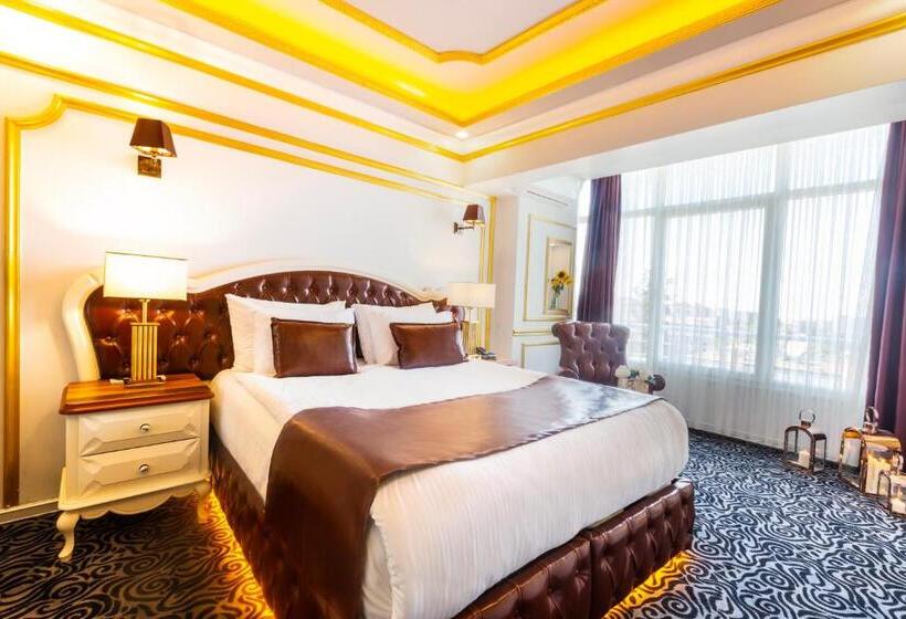 سوییت جونیور, Andalouse Otel