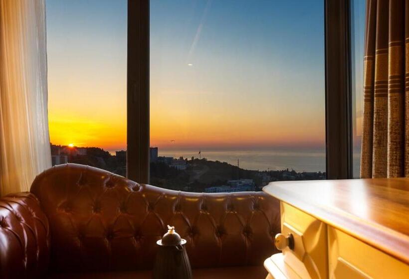 سوئیت با چشمانداز دریا و هیدروماساژ, Andalouse Otel