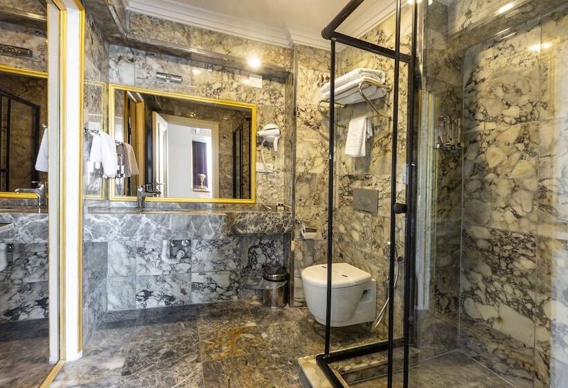 سوییت جونیور با چشمانداز دریا, Andalouse Otel