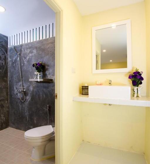 غرفة قياسية ثلاثية, Bubble Bungalow