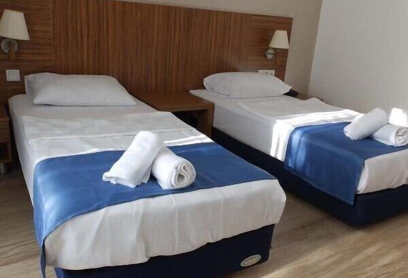 غرفة قياسية مطلّة علي البحر, Ladonia Hotels Luna Beach Resort