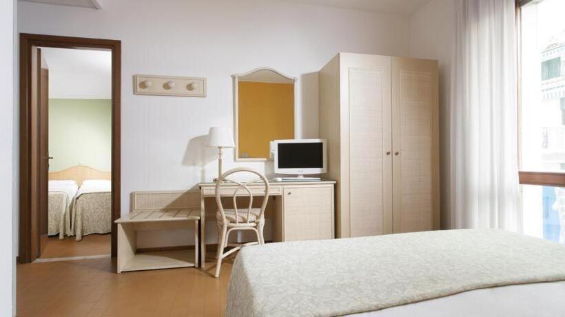 חדר משפחתי, Croce Di Malta