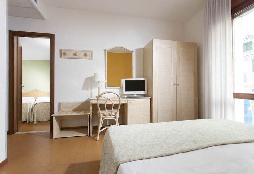 חדר משפחתי, Croce Di Malta