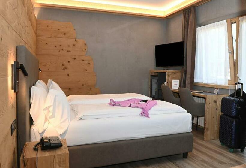 חדר סופריור, Francesin Active