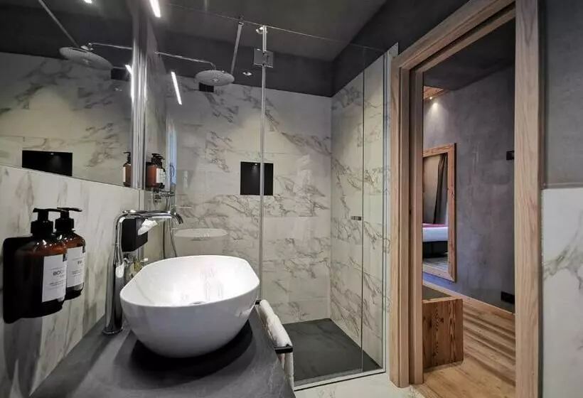 Superior-huone, Francesin Active