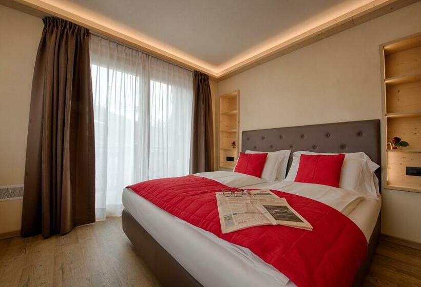 חדר סופריור, Francesin Active