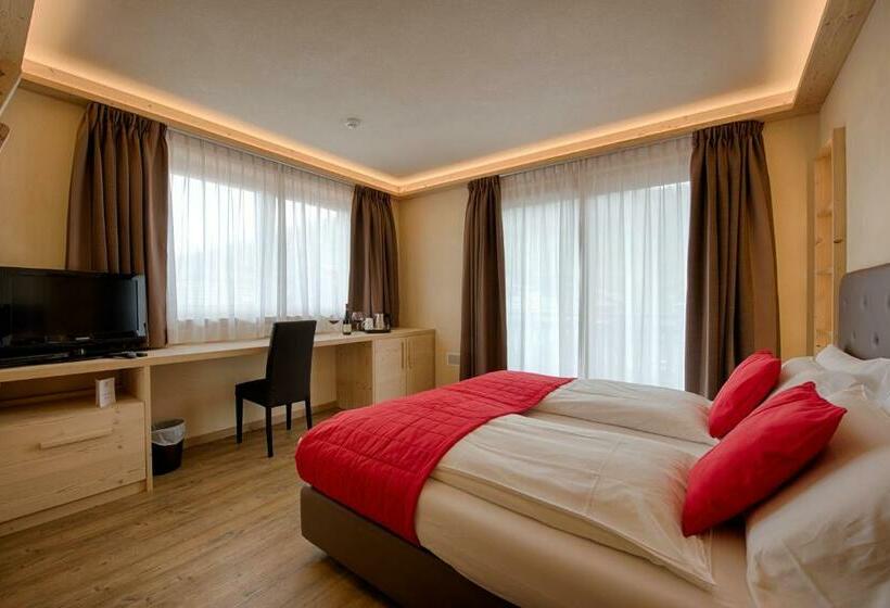 חדר סופריור, Francesin Active