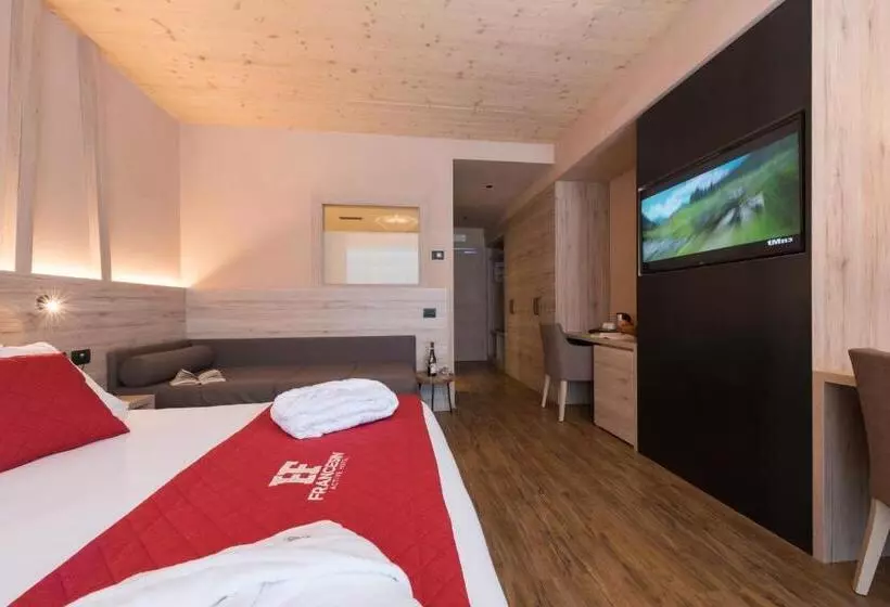 Deluxe Kolmen Hengen Huone, Francesin Active