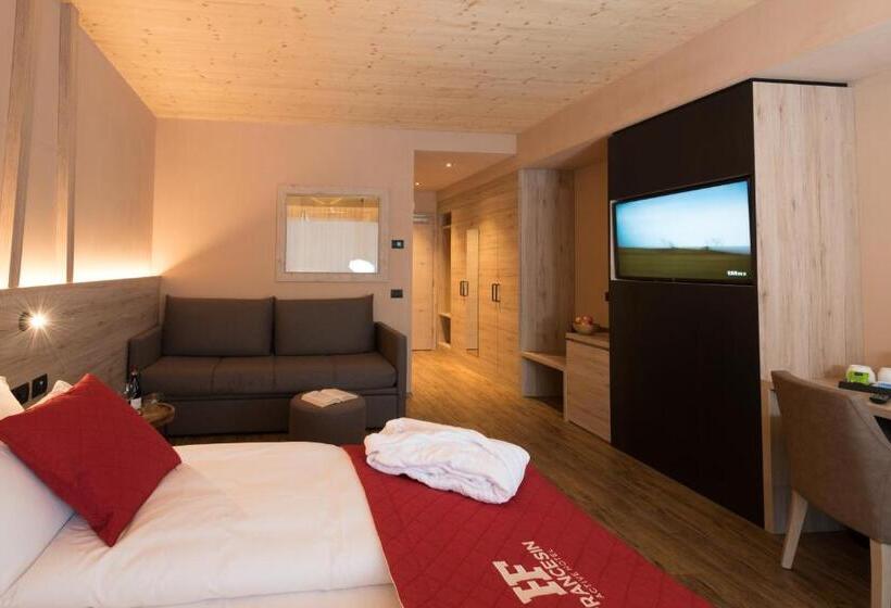 חדר משפחתי דלוקס, Francesin Active