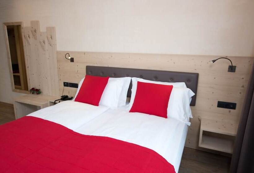 דירת חדר סופריור, Francesin Active