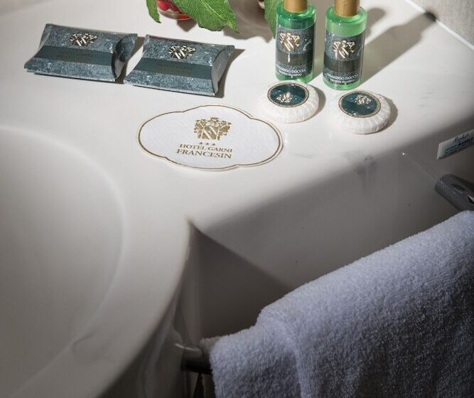 חדר סופריור לשלושה, Francesin Active