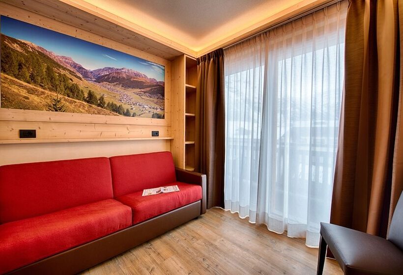 חדר סופריור לשלושה, Francesin Active