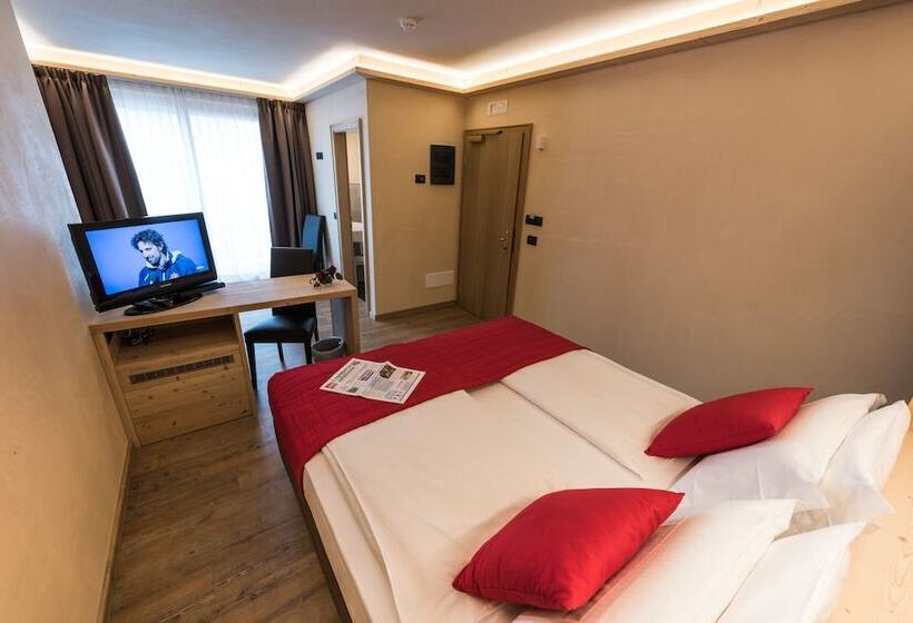 חדר סופריור לשלושה, Francesin Active