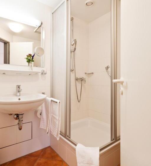 חדר סטנדרט עם מרפסת, & Restaurant Grüner Baum Merzhausen