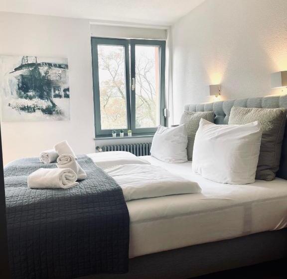 חדר סטנדרט עם מרפסת, & Restaurant Grüner Baum Merzhausen