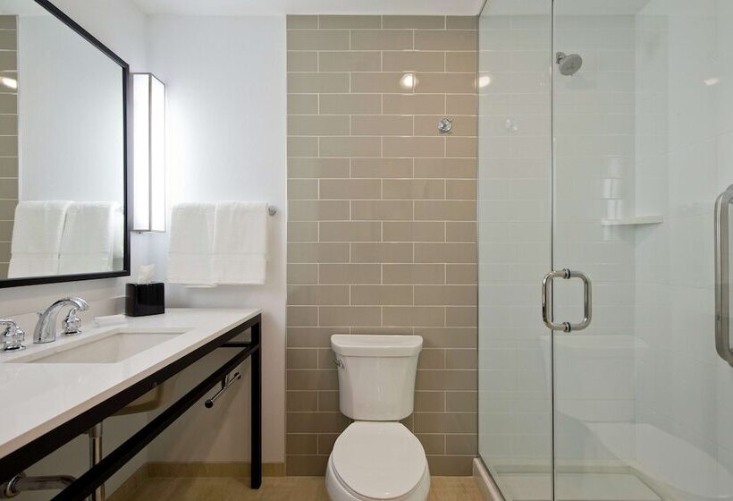 جناح جونيور, Hilton Garden Inn Martinsburg