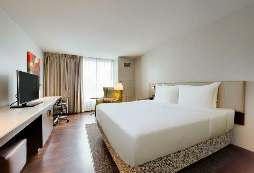 غرفة قياسية سرير كينج, Hilton Garden Inn North Houston Spring