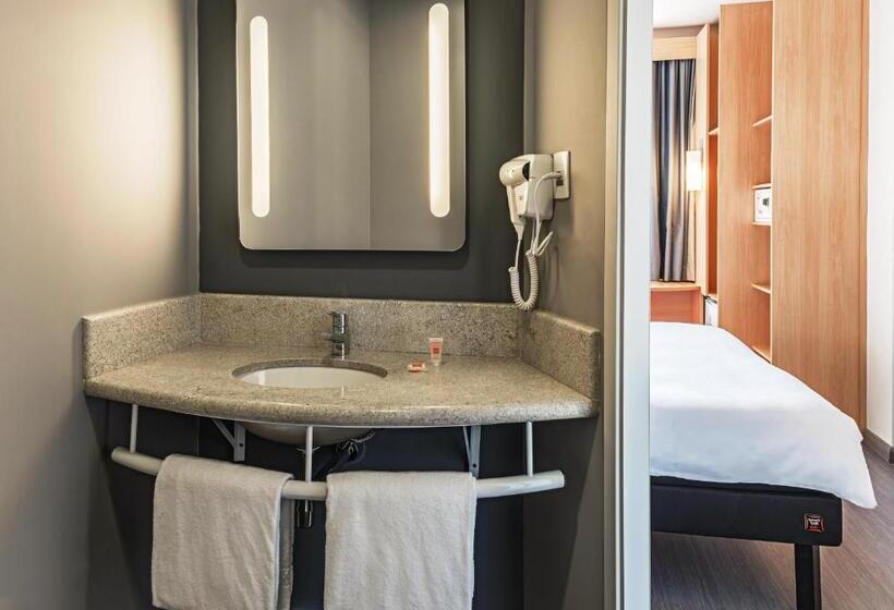 １ベッドルームアパートメント, Ibis Santos Valongo