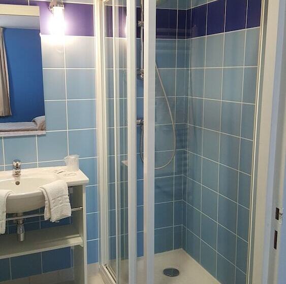 Четырехместный Номер Стандарт, L Etape De Santenay