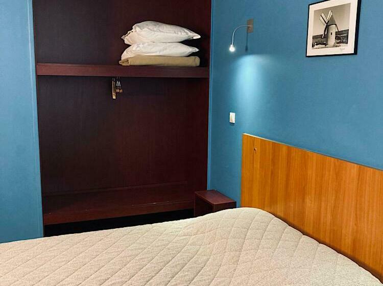 Четырехместный Номер Стандарт, L Etape De Santenay