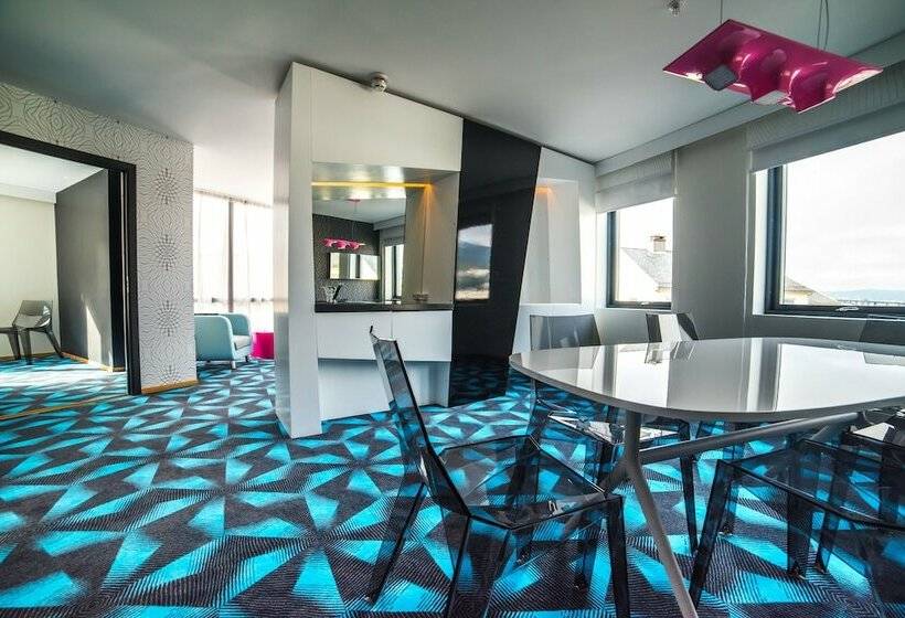 Люкс, Magic Hotel Solheimsviken