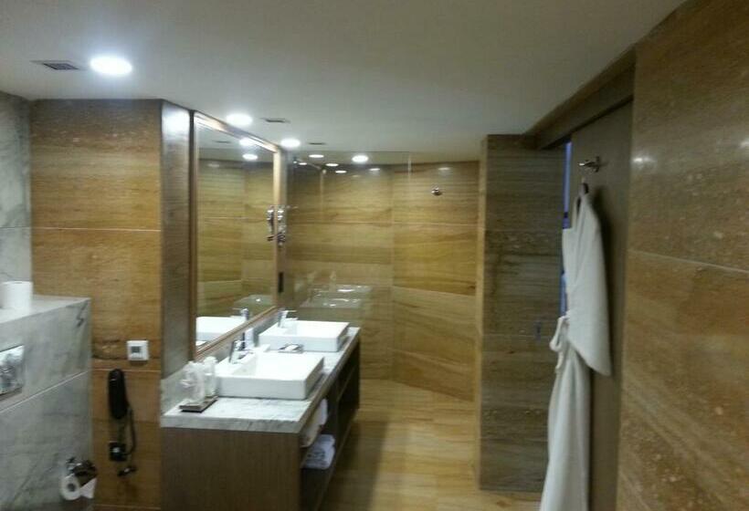 סוויטה עם נוף, Mosaic Hotel Mussoorie Mallroad